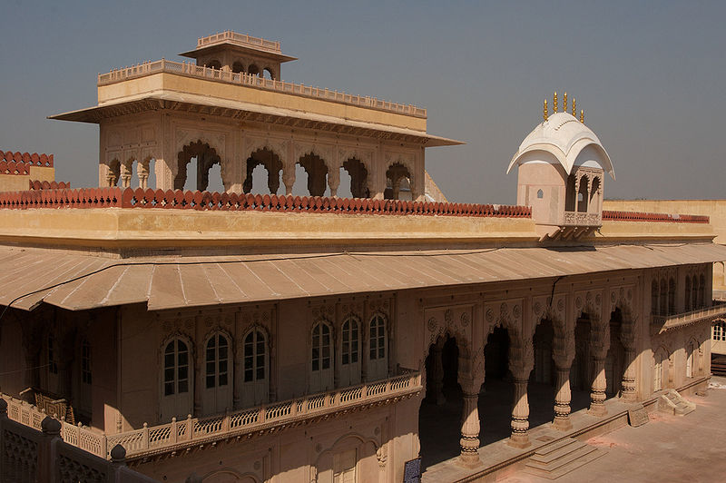File:Palace-Museum-in-Lohagarh-Fort-Bharatpur.jpg