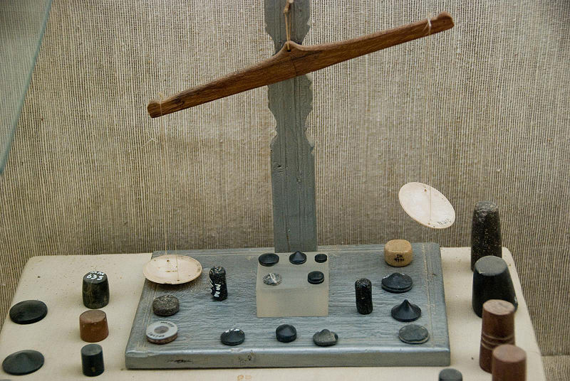 File:Market-Scale-&-Weights-mohenjo-daro.jpg
