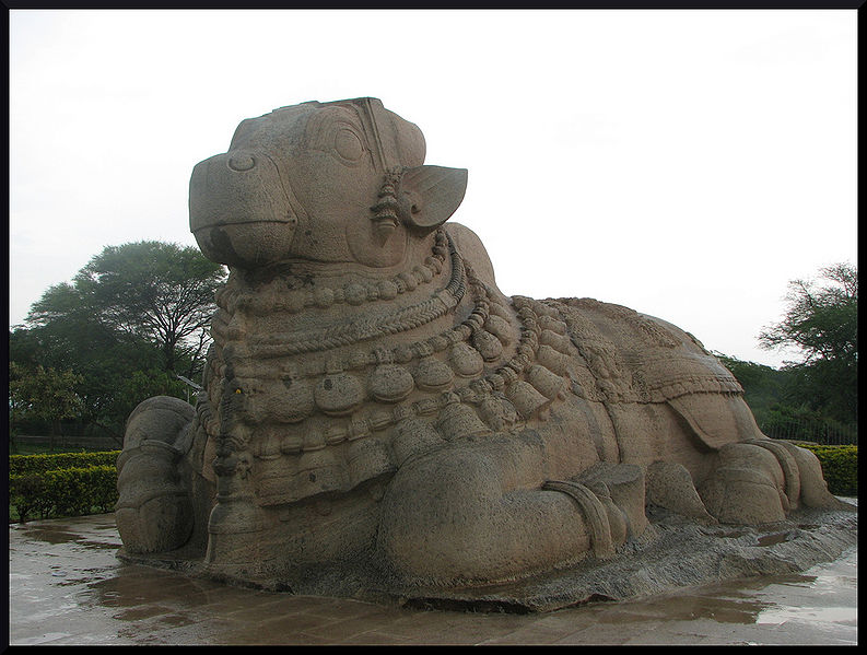 File:Nandi-Lepakshi-Temple.jpg
