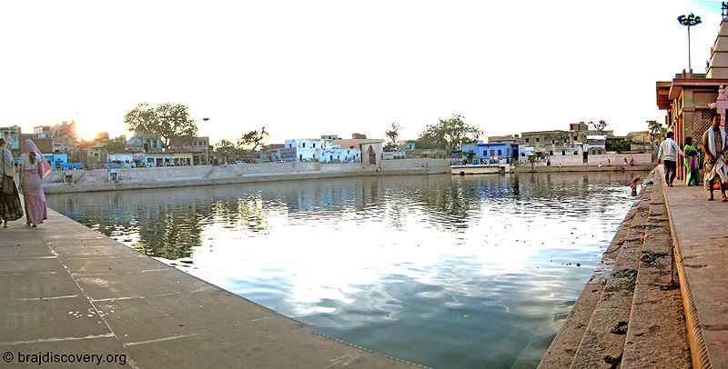 File:Radha Kund Govardhan Mathura 2.jpg