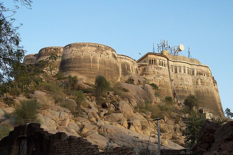 File:Laxmangarh-Fort.jpg