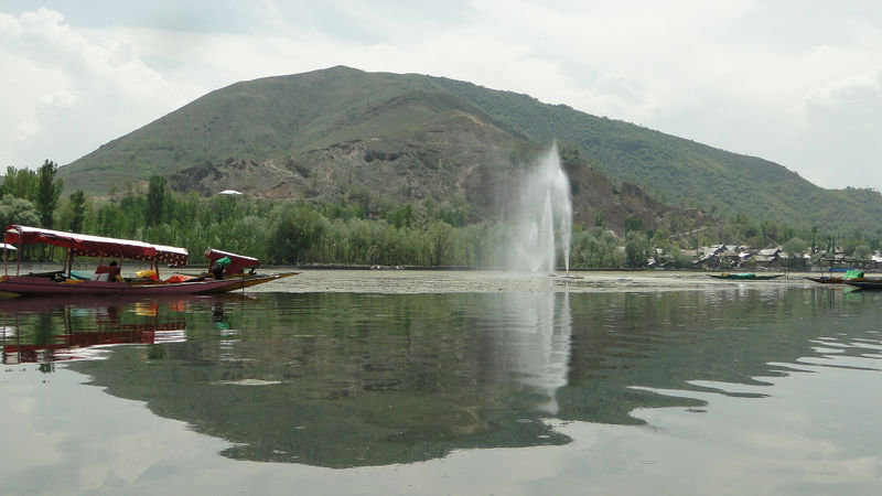 File:Manasbal-lake-fountains.jpg
