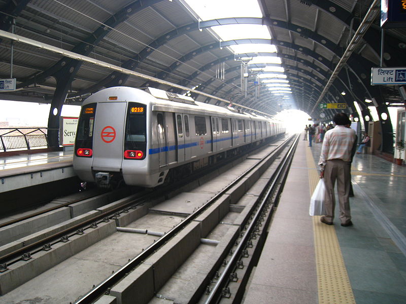 File:Metro-Delhi-1.jpg