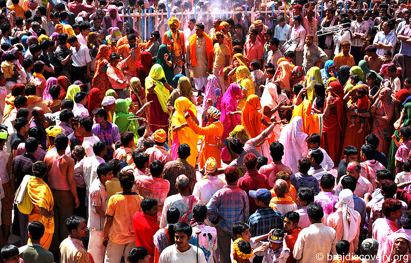 File:Baldev-Holi-Mathura-14.jpg
