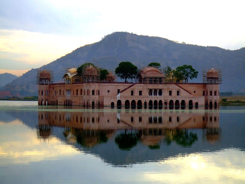 File:Jal Mahal-8.jpg