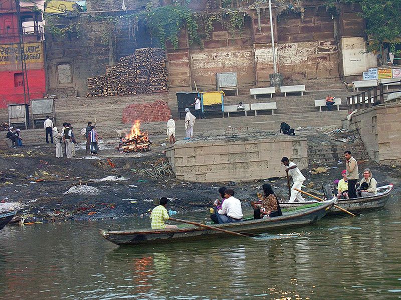 File:Harishchandra-Ghat-Varanasi.jpg
