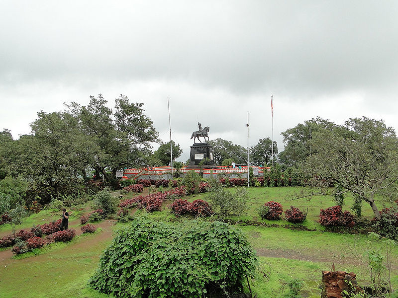 File:Pratapgad-2.jpg
