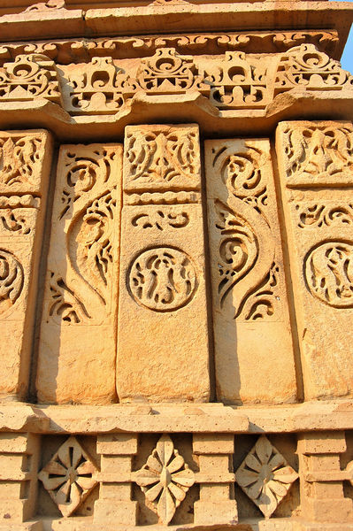 File:Javari-Temple-Khajuraho-6.jpg