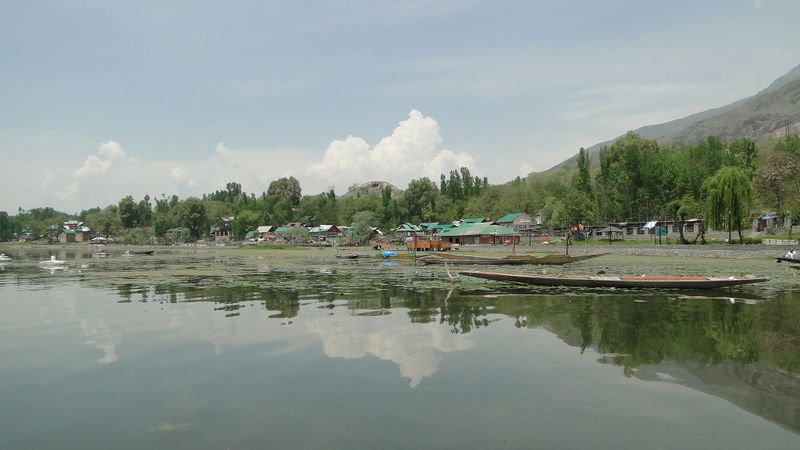 File:Manasbal-lake.jpg