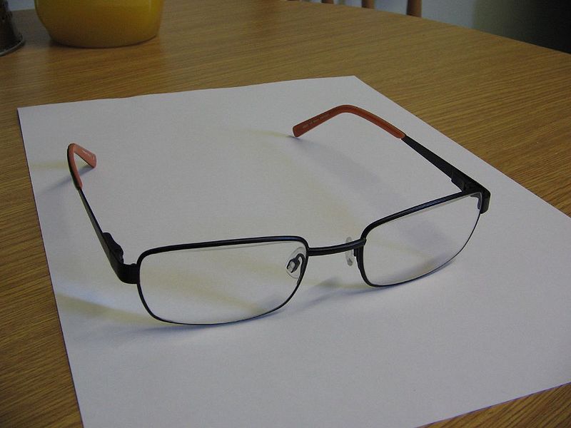 File:Eyeglasses.jpg