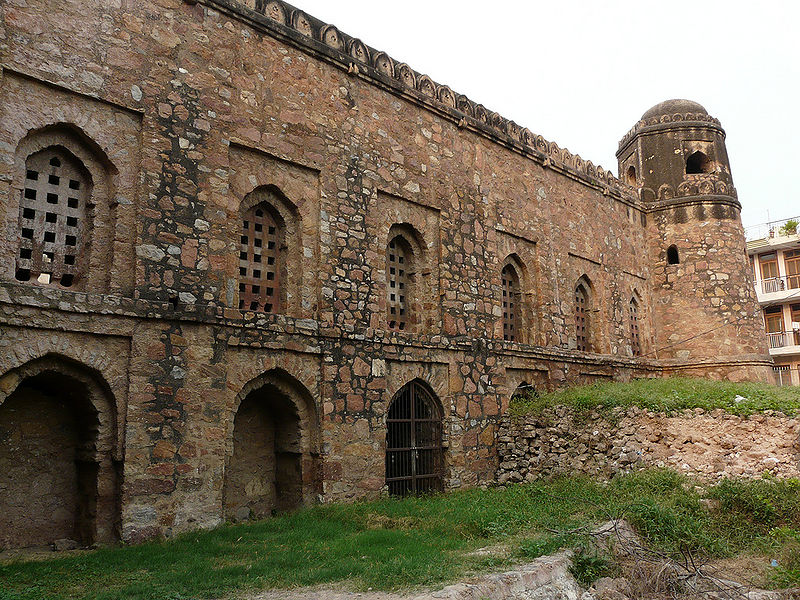 File:Mosque-Exterior-1.jpg