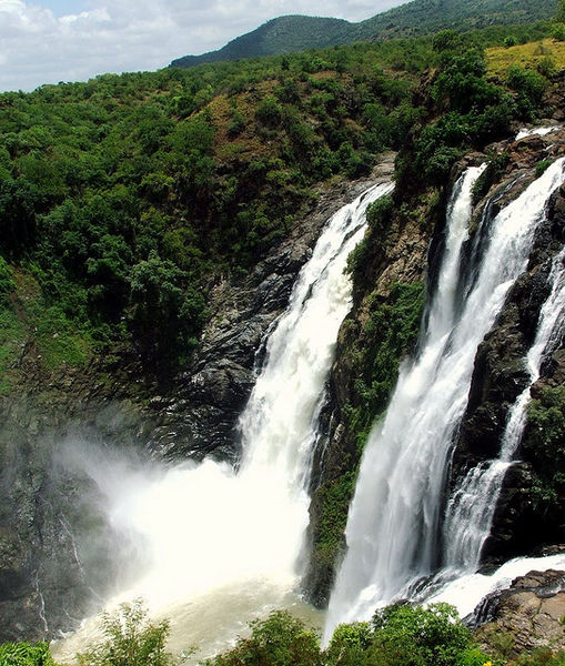 File:Shivanasamudra-Falls-3.jpg
