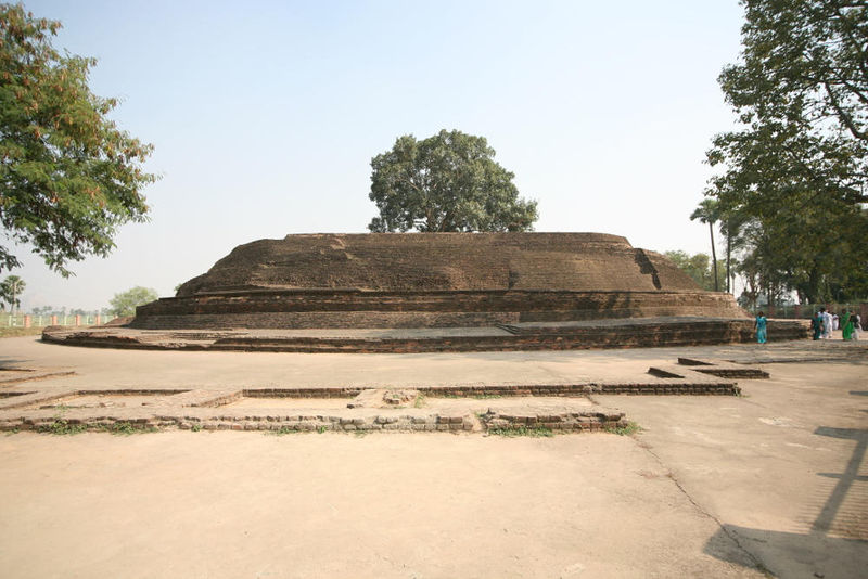 File:Sujata-Stupa-in-Bakraur.jpg