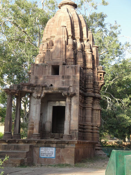 File:Mandore-Garden-Jodhpur-1.jpg