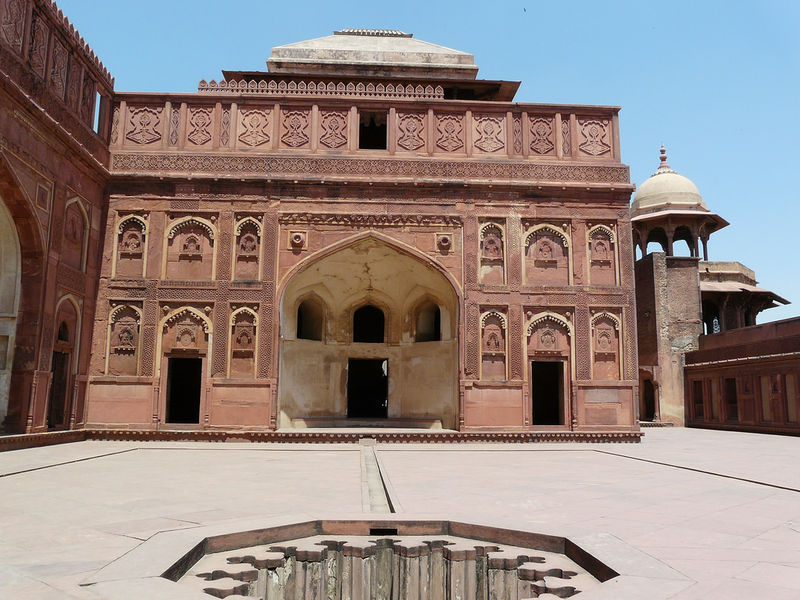 File:Jahangiri-Mahal-03.jpg