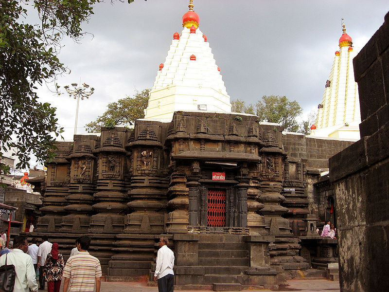 File:Mahalaxmi-Temple-Kolhapur.jpg