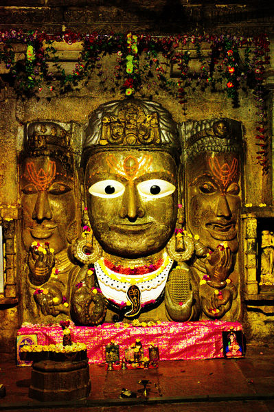 File:Temple-of-Samadhisvara.jpg