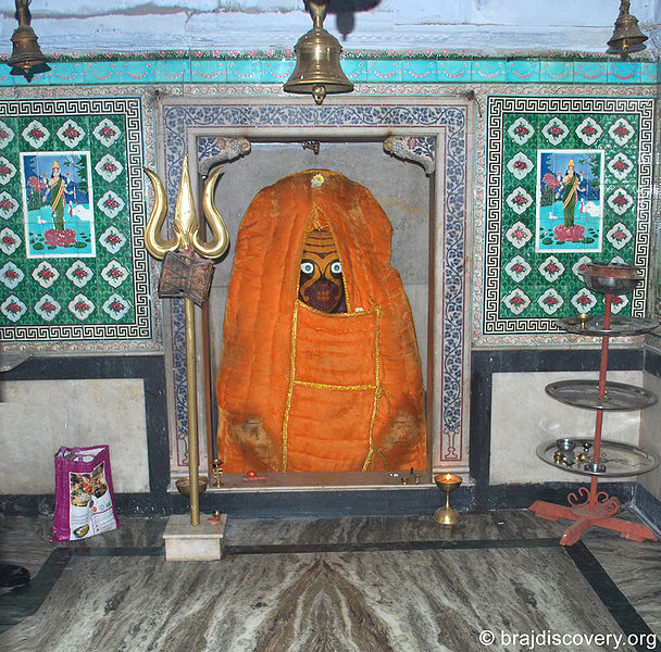 File:Gokaran-Nath-Mahadeva-Mathura-2.jpg