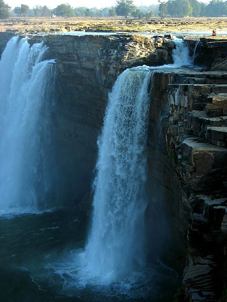 File:Chitrakote-Falls-Chhattisgarh.jpg
