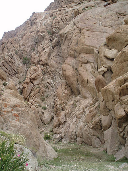 File:Rock-Mountain.jpg