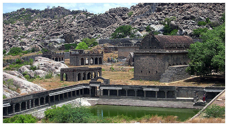 File:Gingee-Fort-3.jpg