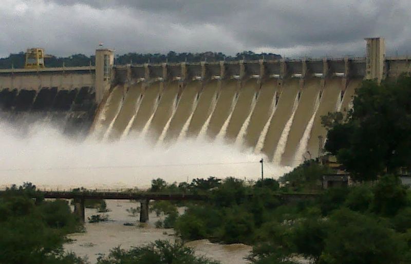 File:Rihand-Dam-Pipari.jpg
