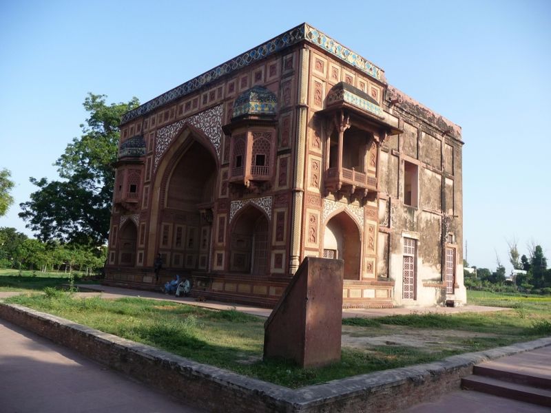 File:Kanch-Mahal-Agra.jpg
