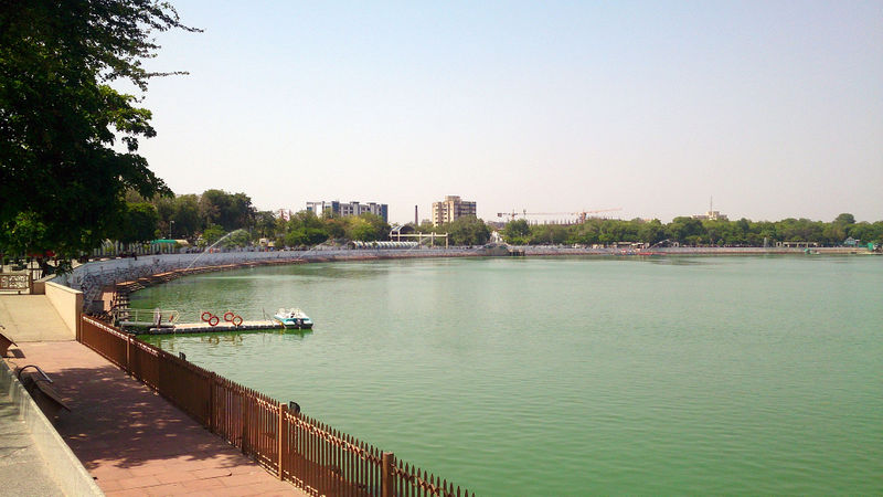 File:Kankaria Lake-5.jpg