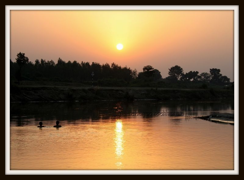 File:Gomati-River-2.jpg