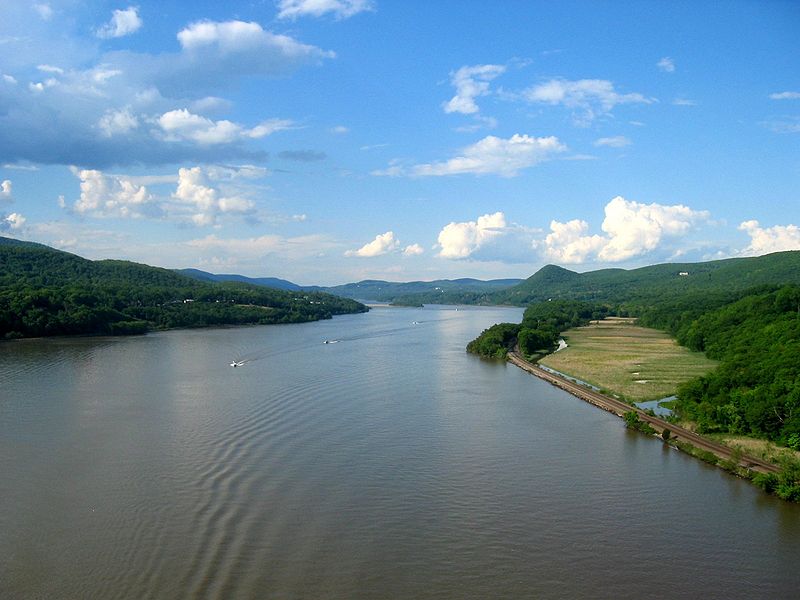 File:Hudson-River.jpg
