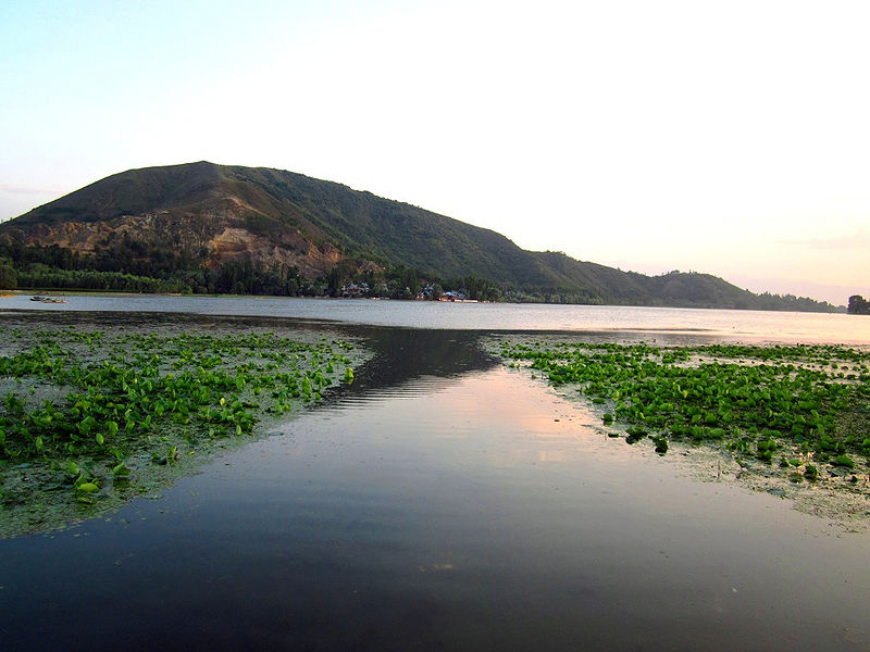 File:Manasbal-Lake.jpg