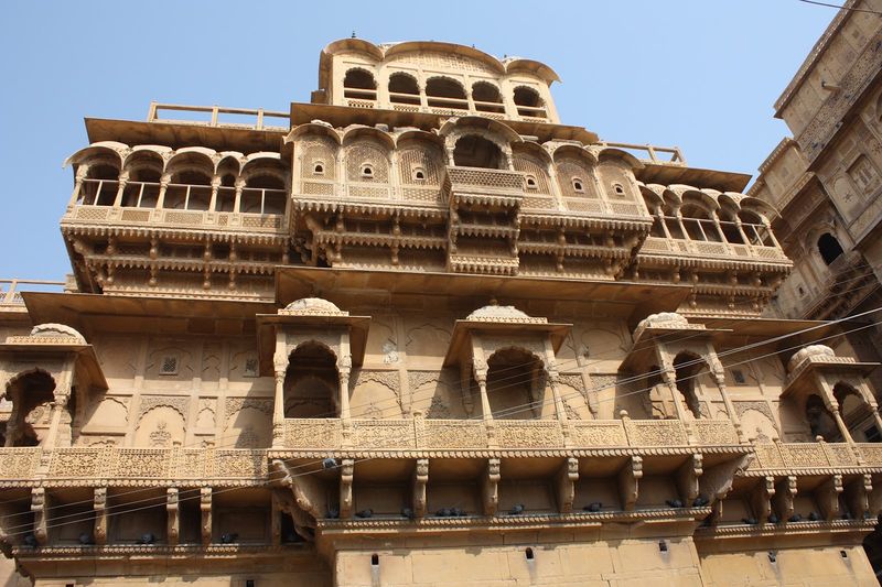 File:Rani-Mahal-jhansi.jpg