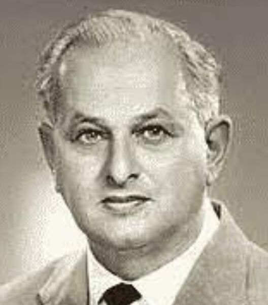 File:Sumant-Moolgaokar.jpg