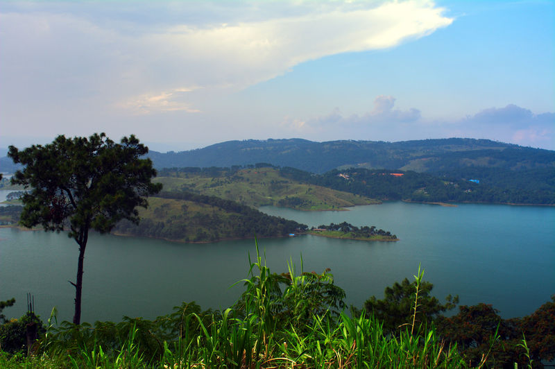 File:Barapani-5.jpg