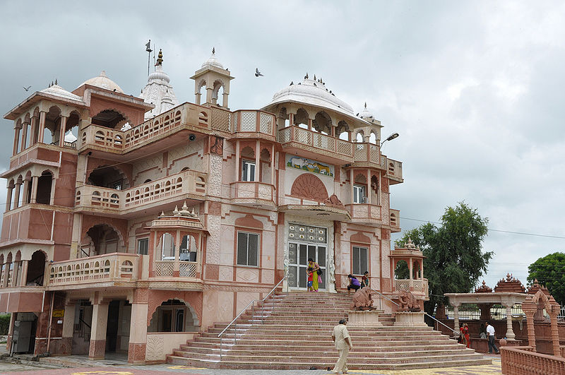 File:Shri-Mahavirji-1.jpg
