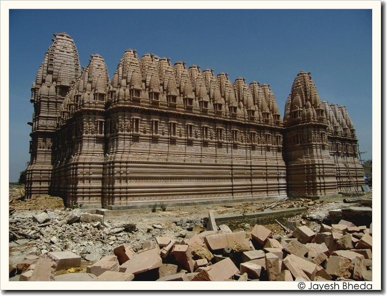 File:Bhadreshwar-Jain-Temple-Kutch-1.jpg
