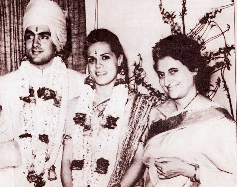 File:Rajiv-indira-sonia.jpg