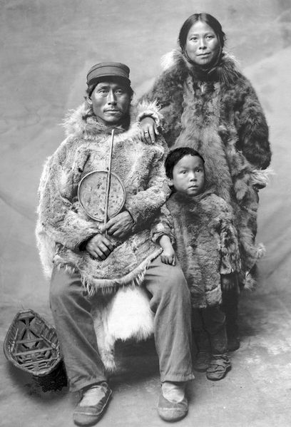 चित्र:Eskimo-Family.jpg