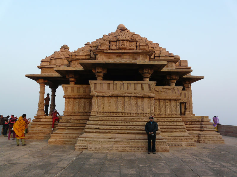 File:Saas-Bahu temple-8.jpg