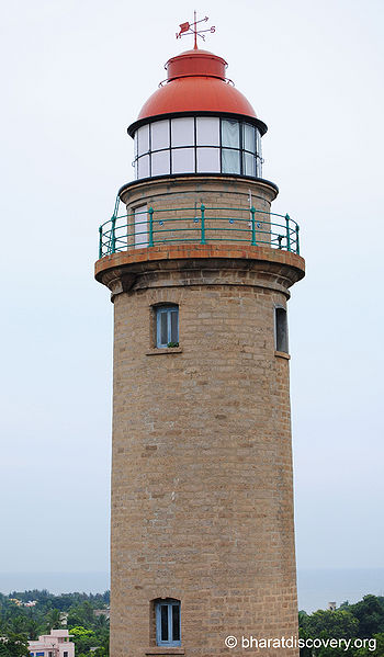 File:Light-House-Mahabalipuram.jpg