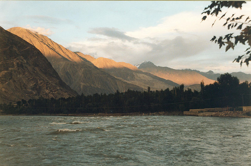 File:Karakoram-Highway.jpg