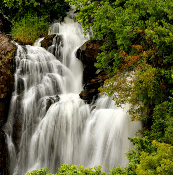 File:Shivanasamudra-Falls.jpg