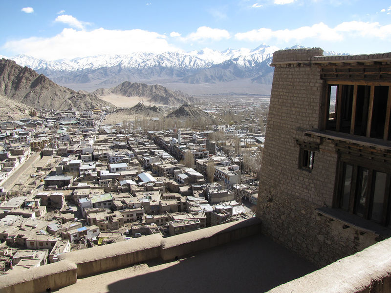 File:Leh-Palace-4.jpg