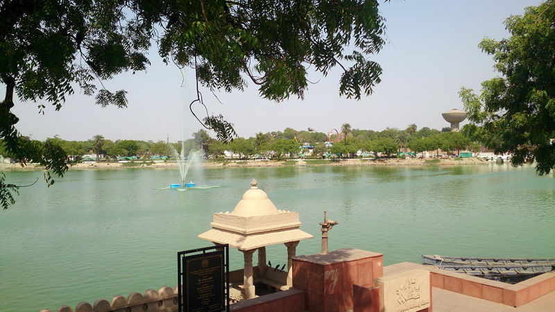 File:Kankaria Lake-4.jpg