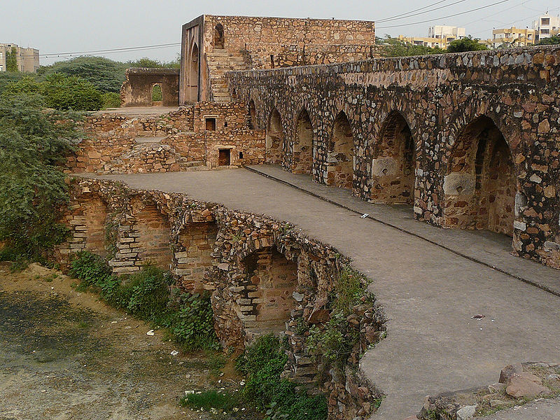 File:Platform-And-Sluice-Arches-Jahanpanah.jpg