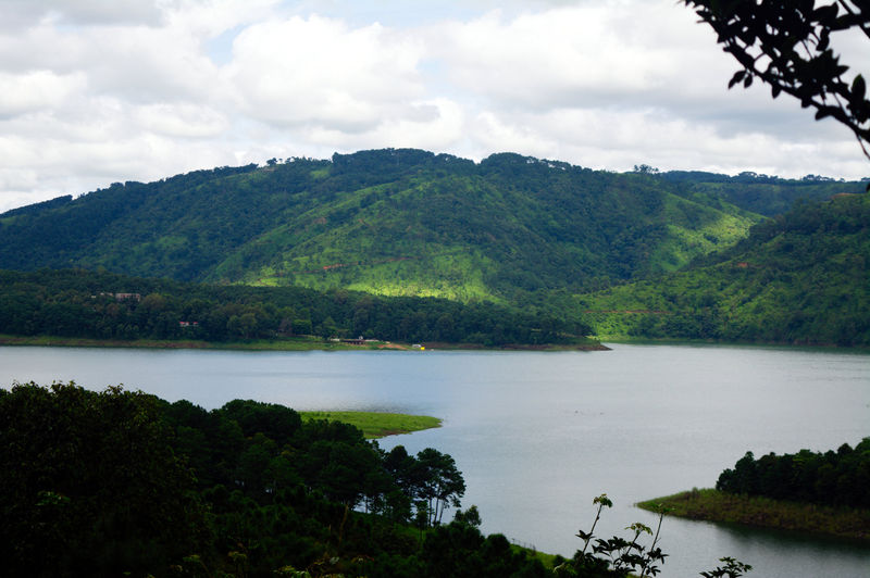 File:Umiam Lake-4.jpg