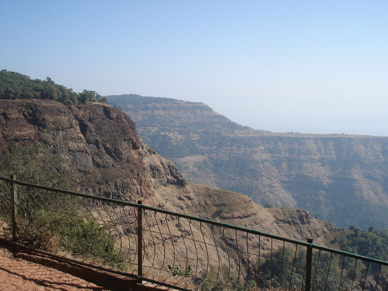 चित्र:Rambaug-Point-Matheran.jpg