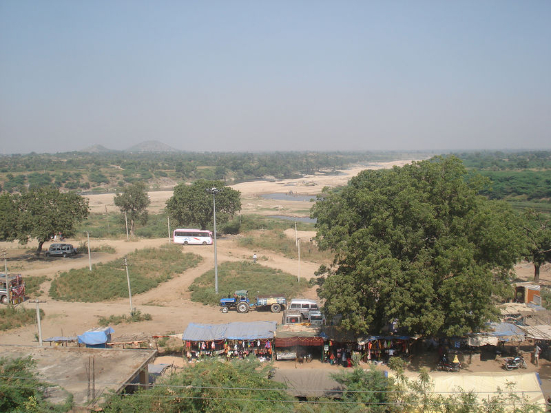 File:Beneshwar-Dham-Dungarpur-4.jpg