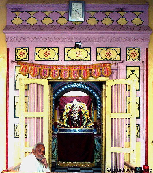 File:Katra-Keshav-Dev-Mathura.jpg