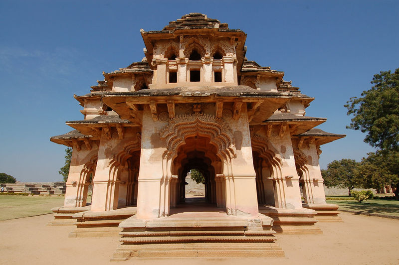 File:Lotus-Mahal-Hampi-1.jpg